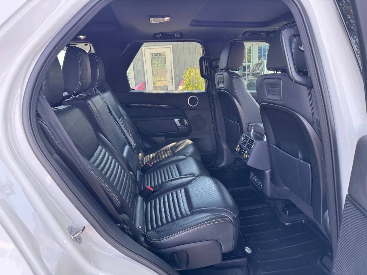 Used 2022 Land Rover Discovery S AWD/4WD image 42