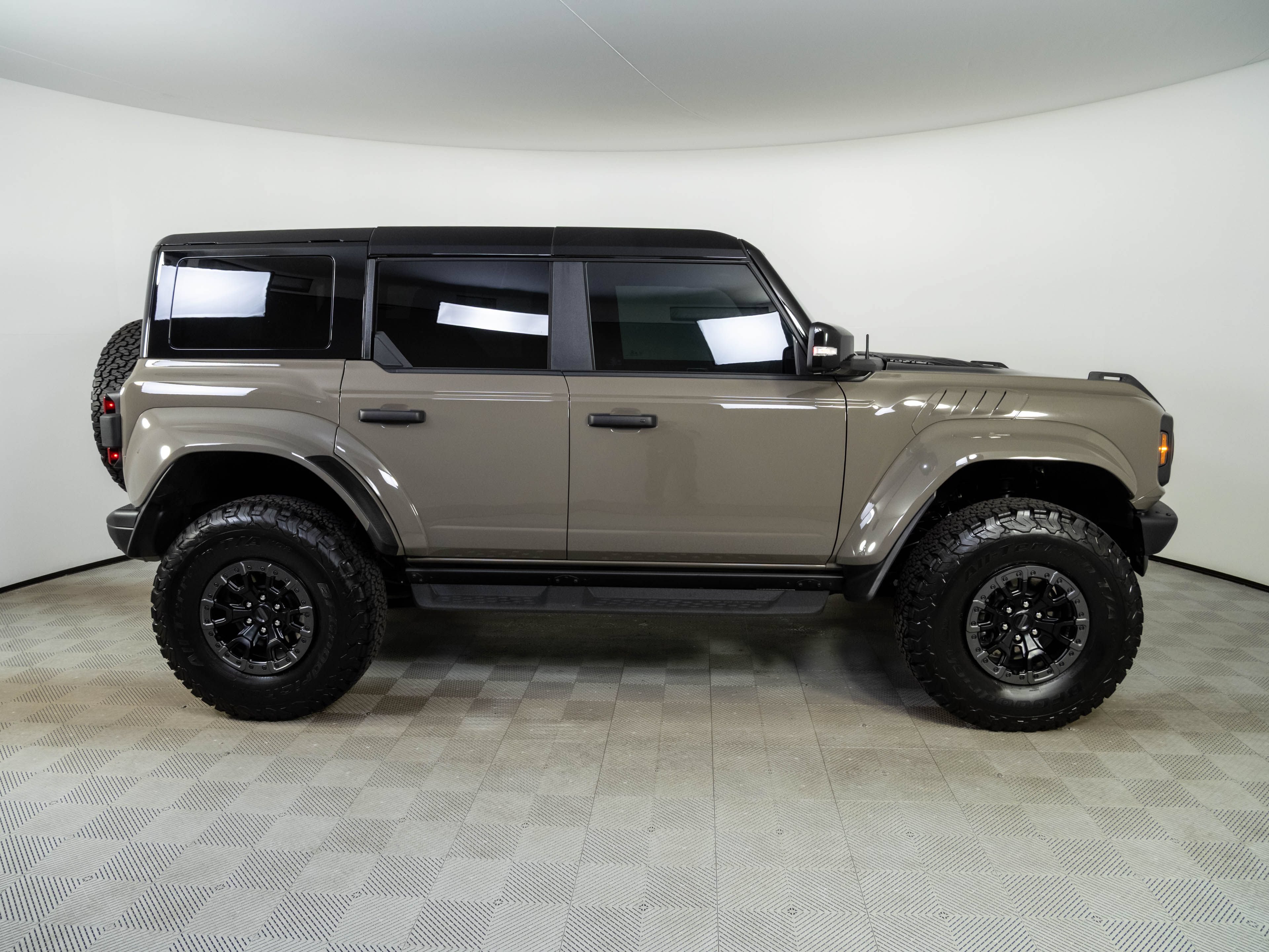 Used 2025 Ford Bronco Raptor AWD/4WD image 26