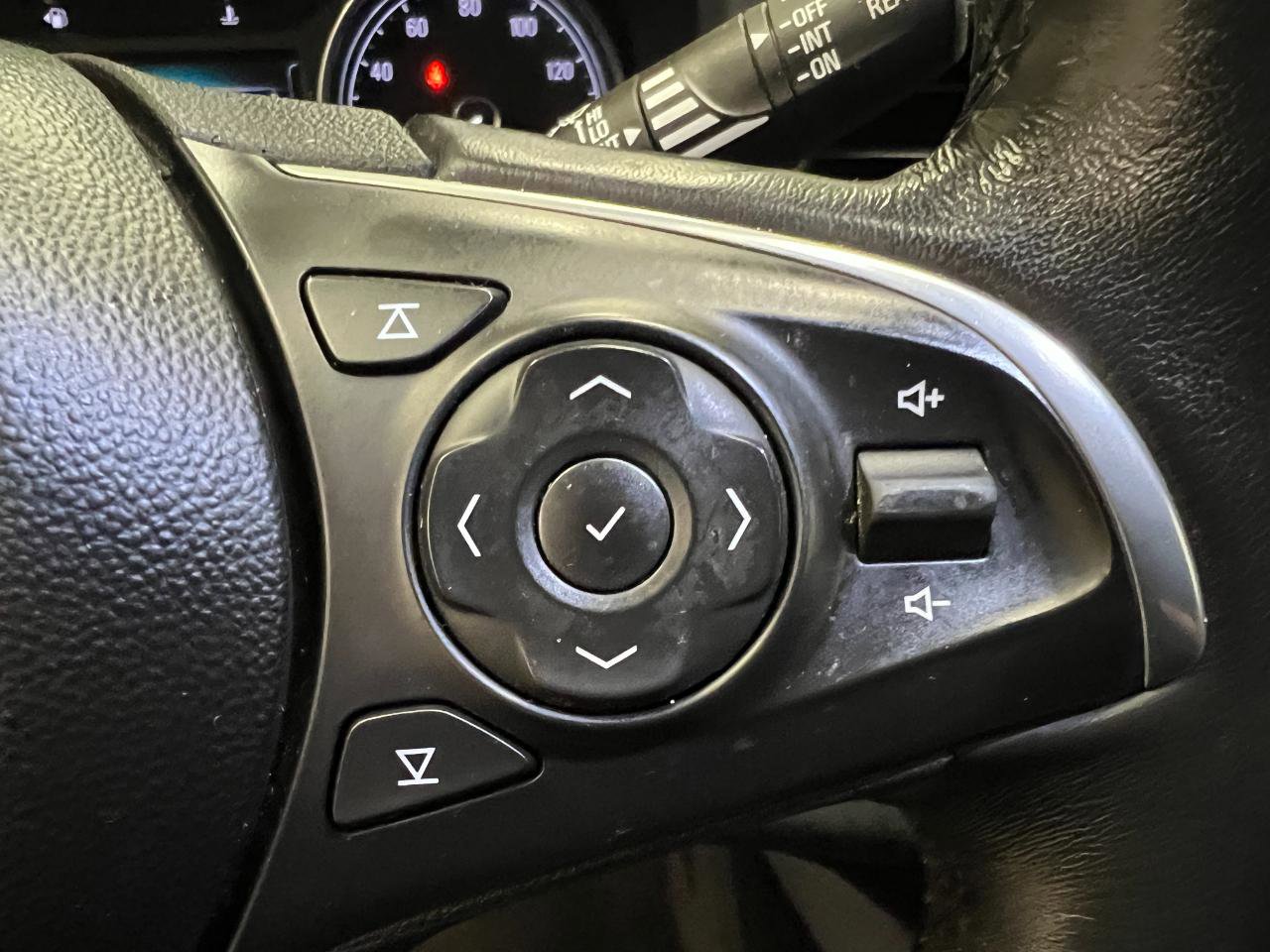 Used 2019 Buick Enclave Essence FWD image 34