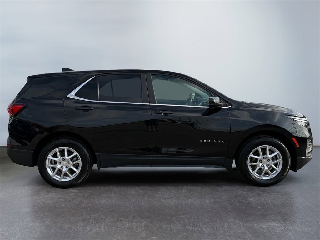Used 2024 Chevrolet Equinox LT image 2