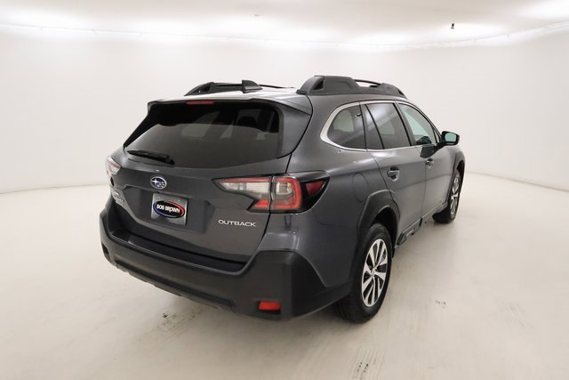 Used 2024 Subaru Outback Premium image 3
