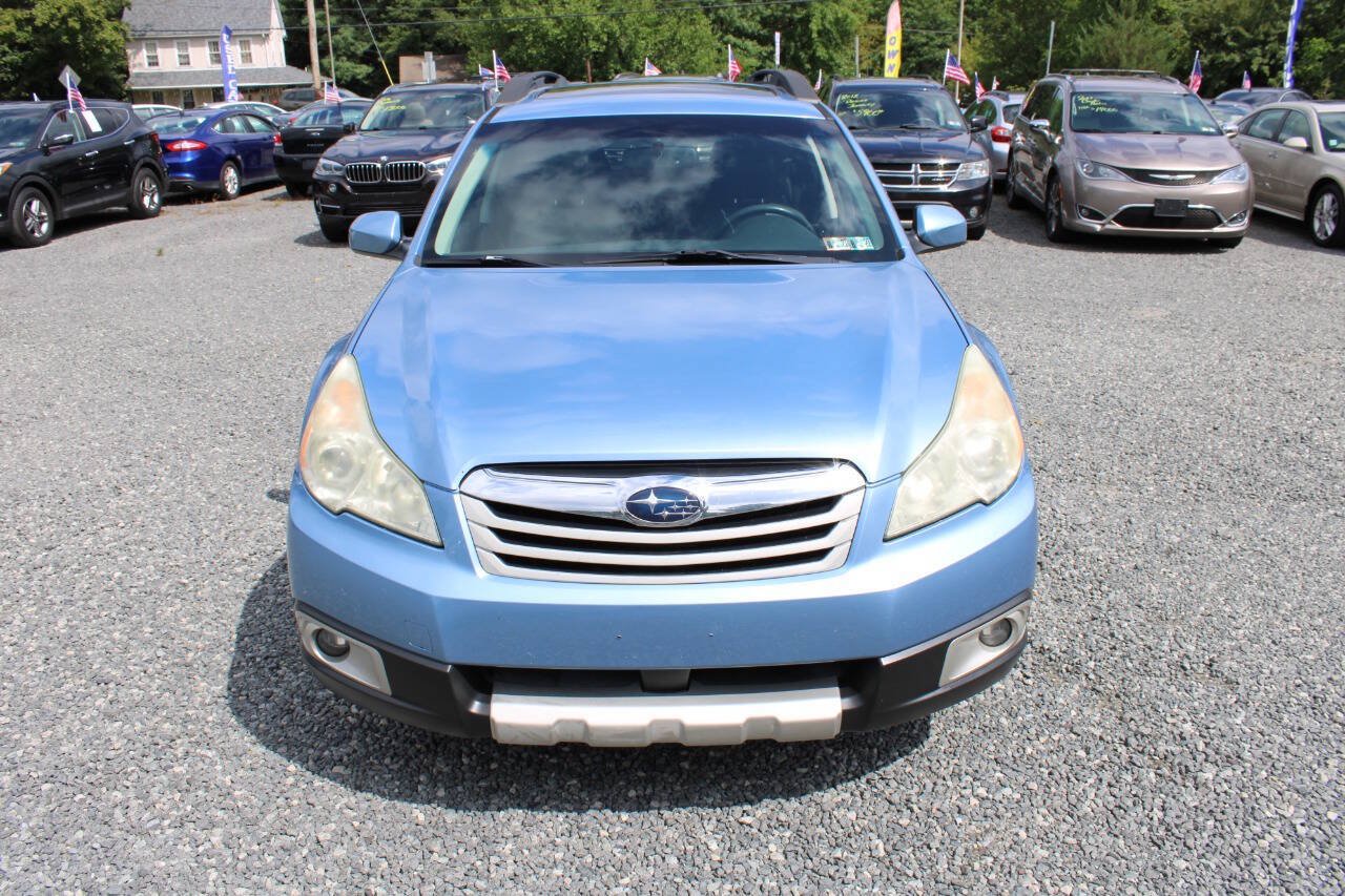 Used 2010 Subaru Outback 2.5i Limited AWD/4WD image 3