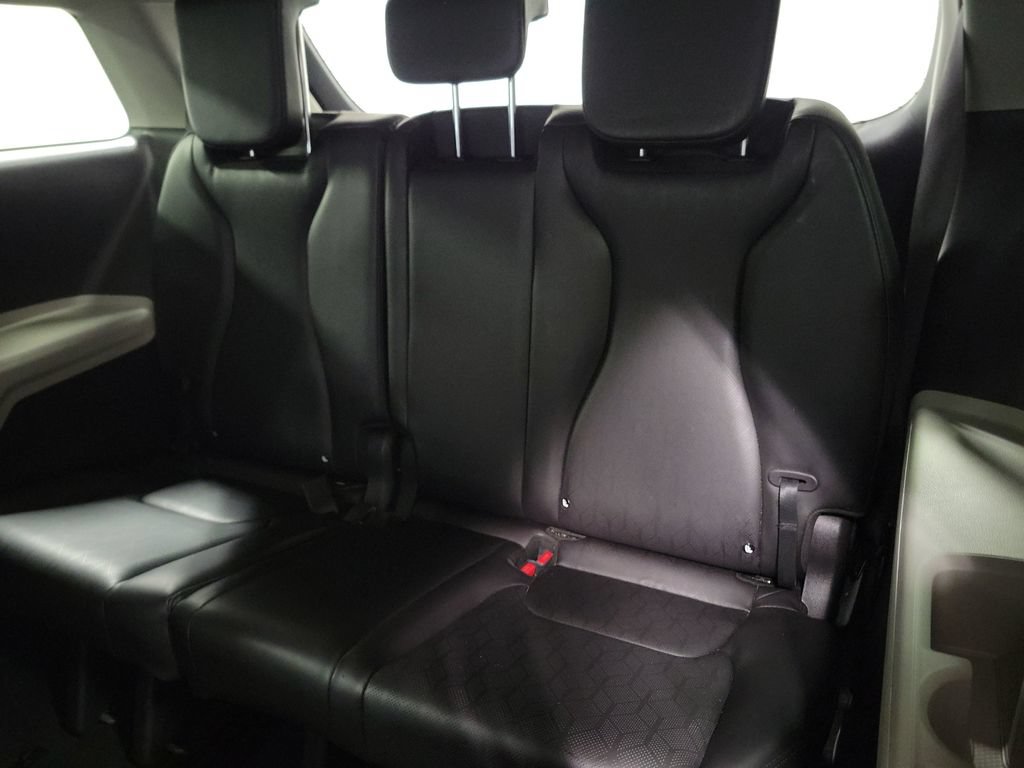 Used 2023 Kia Carnival LX FWD image 32