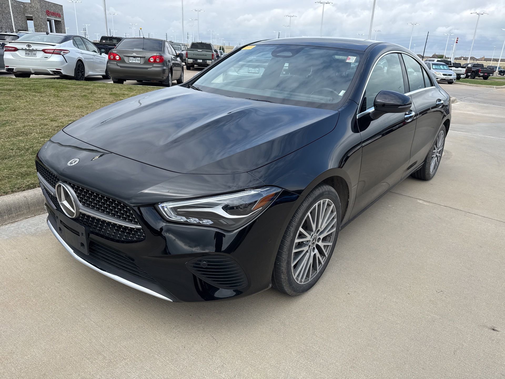 Used 2025 Mercedes-Benz CLA 250 4MATIC image 3