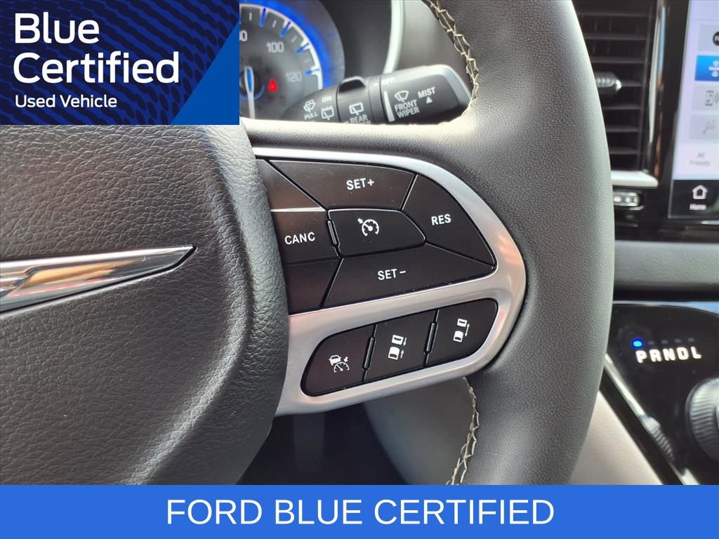 Used 2024 Chrysler Pacifica Touring-L FWD image 17