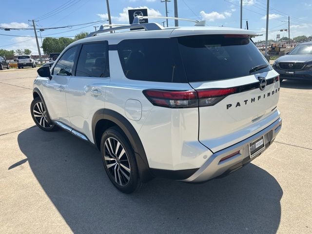 Used 2024 Nissan Pathfinder Platinum w/ Black Appearance Package image 4