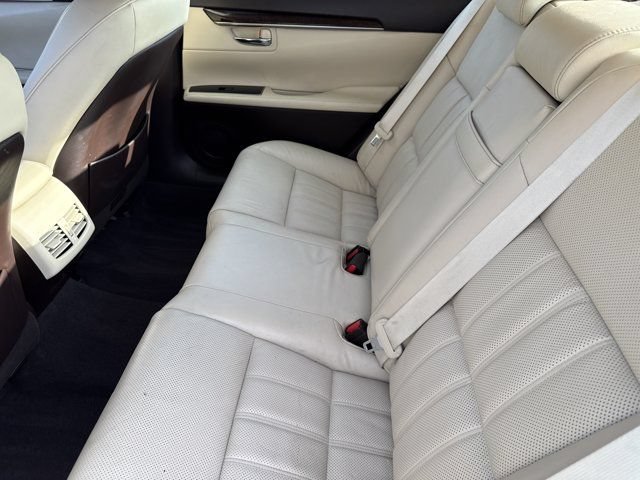 Used 2016 Lexus ES 350 w/ Luxury Package w/Wood Trim FWD image 15