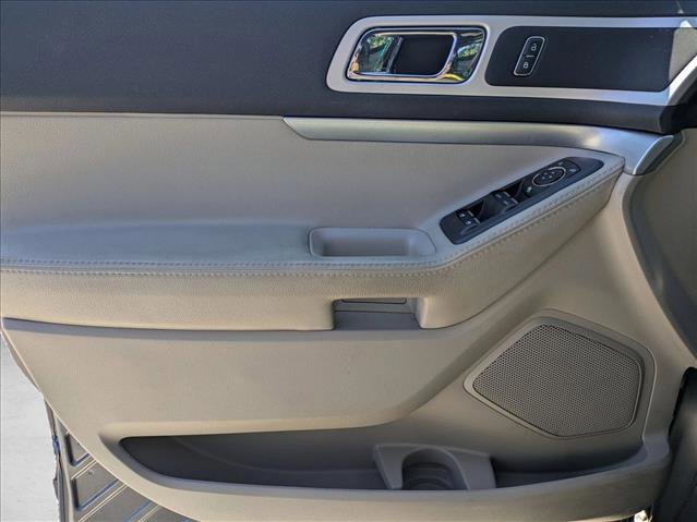 Used 2013 Ford Explorer XLT image 7