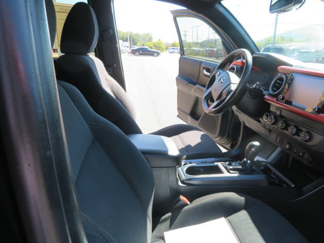 Used 2020 Toyota Tacoma TRD Sport image 17