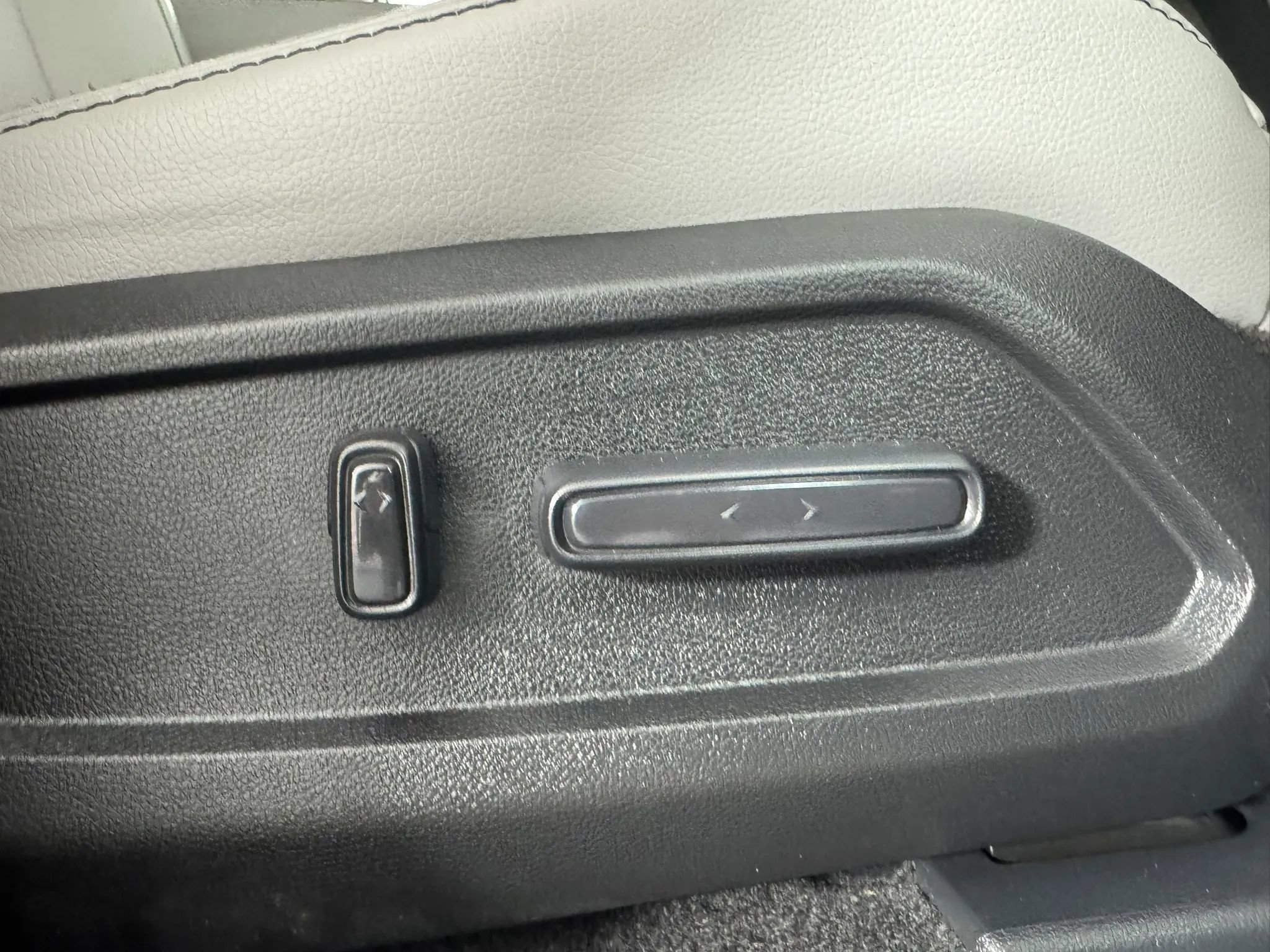 Used 2025 Honda Pilot EX-L image 36