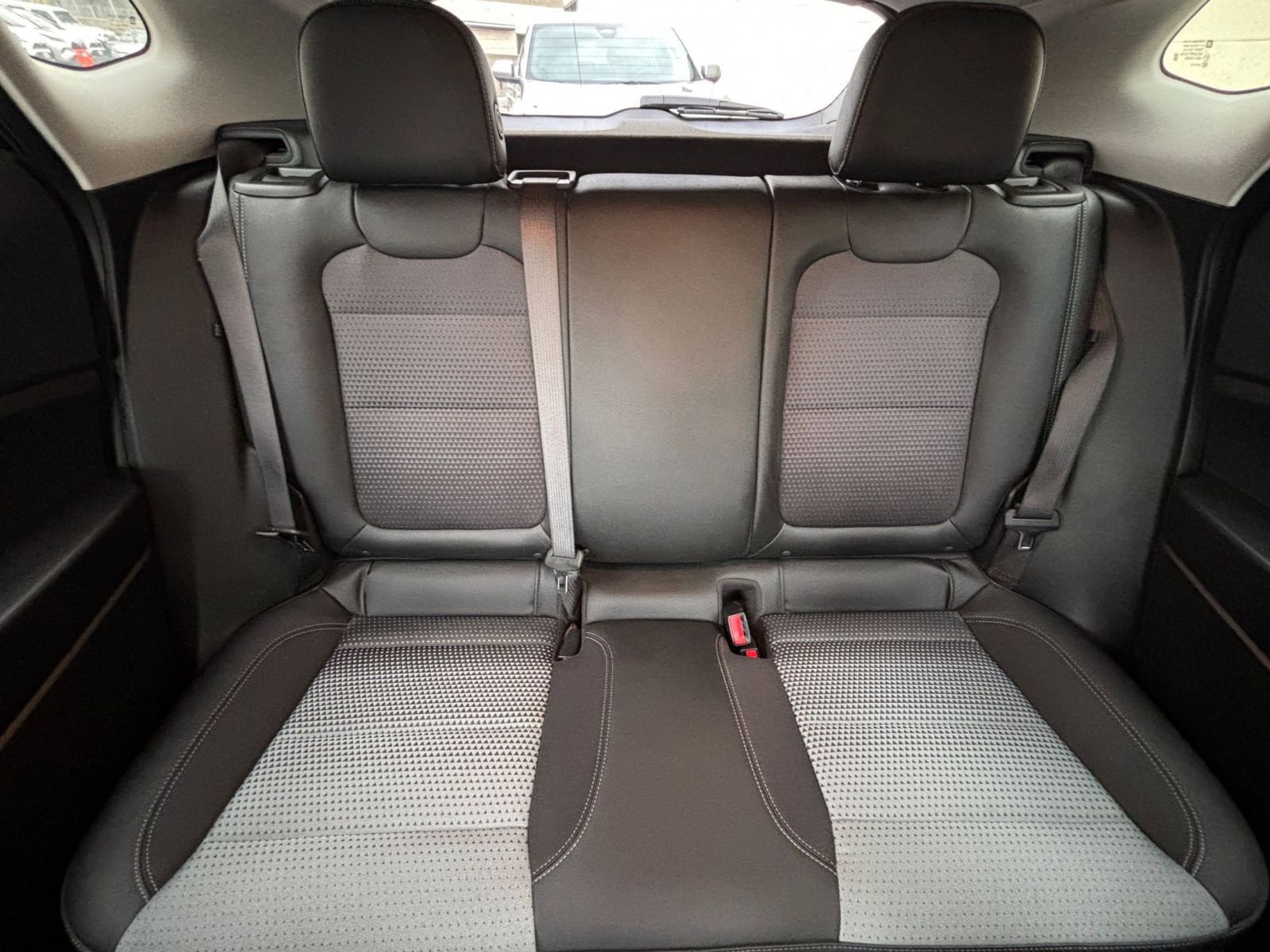 Used 2025 Chevrolet Trax LT w/ LT Convenience Package image 38