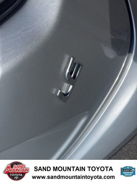 Used 2025 Toyota Corolla LE FWD image 9