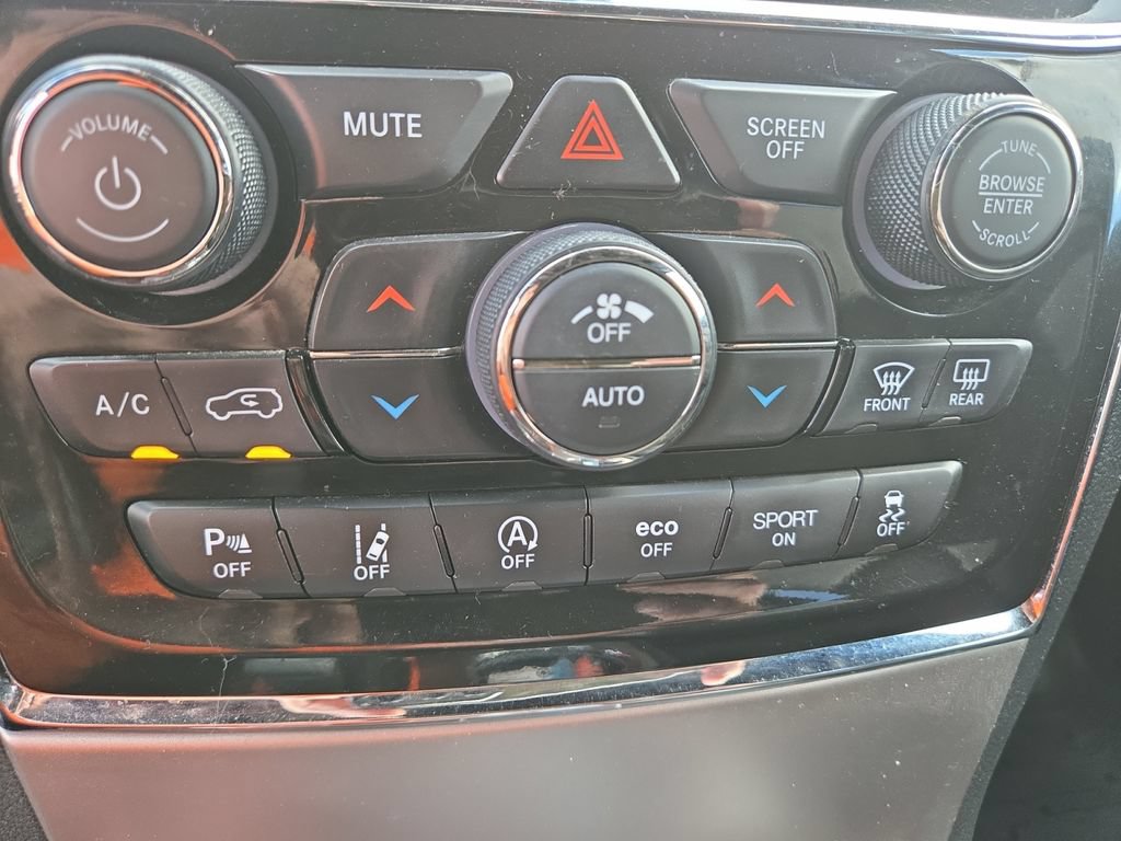 Used 2021 Jeep Grand Cherokee Altitude AWD/4WD image 25