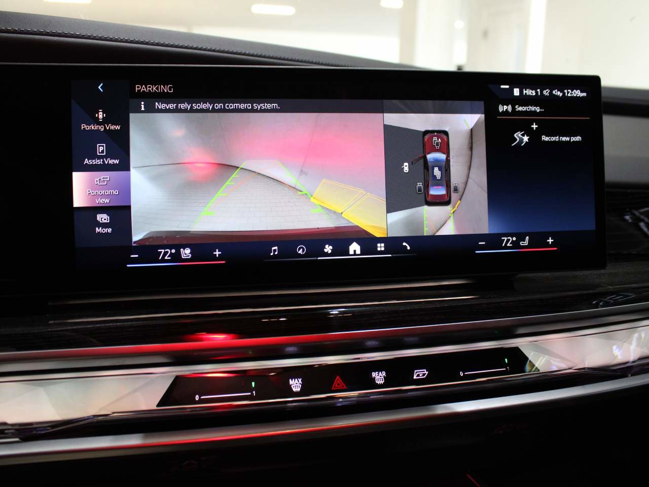 Certified 2023 BMW 740i RWD image 21