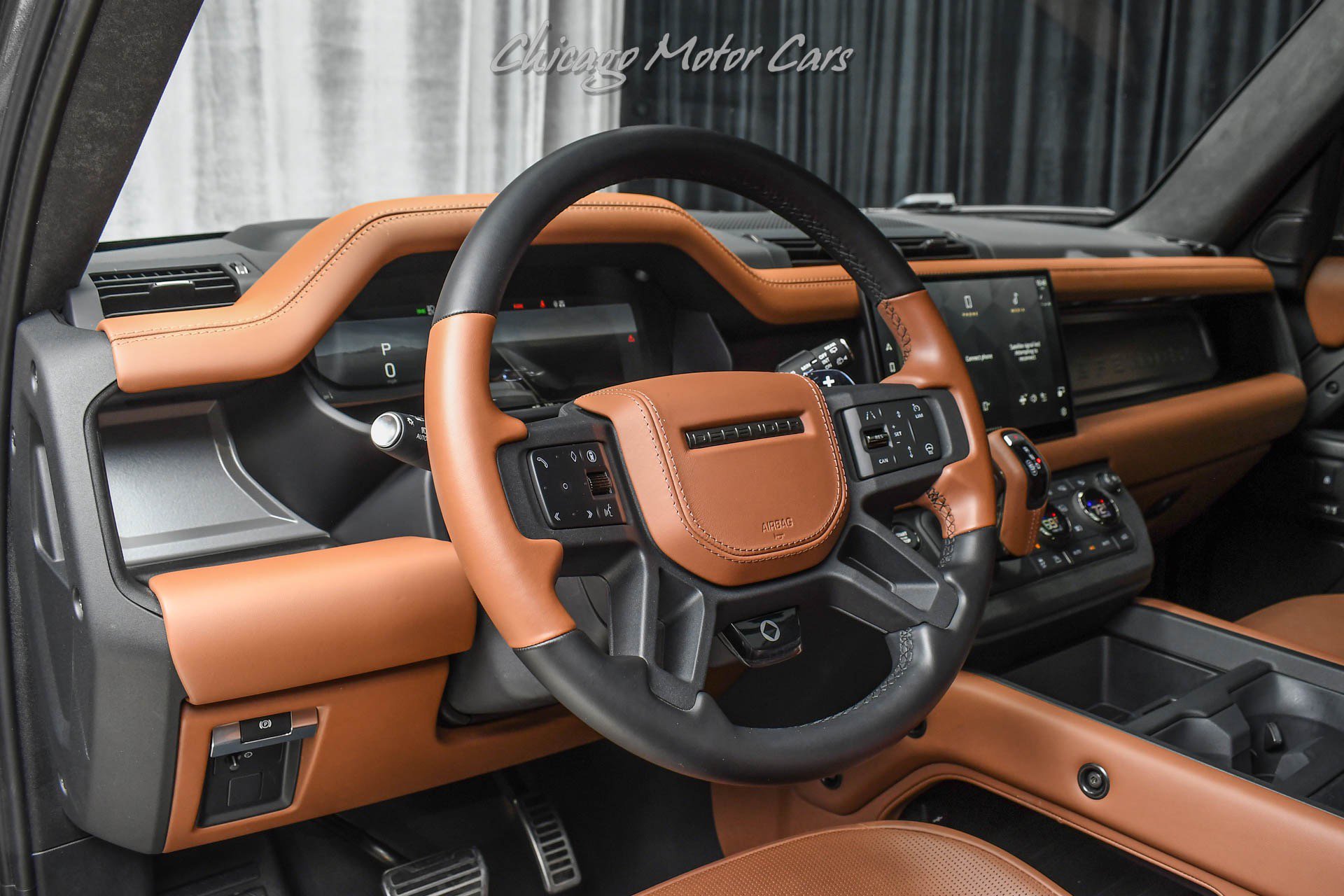 Used 2025 Land Rover Defender 110 AWD/4WD image 8