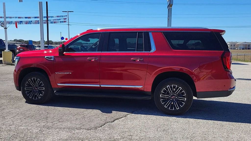 Used 2025 GMC Yukon XL Elevation w/ LPO, Elevation Black Package image 4