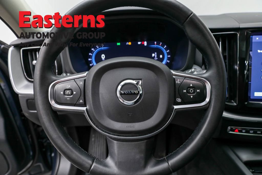 Used 2023 Volvo XC60 B5 Core image 10