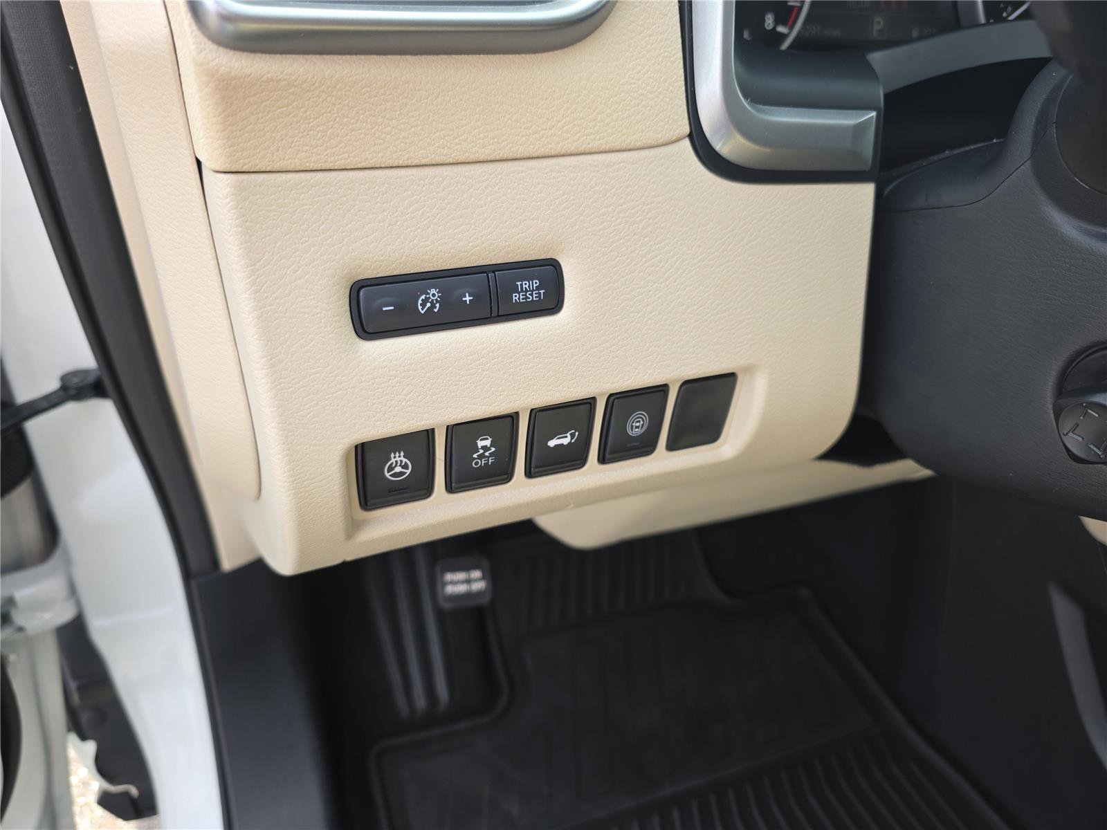 Used 2024 Nissan Murano Platinum w/ Cargo Package image 16