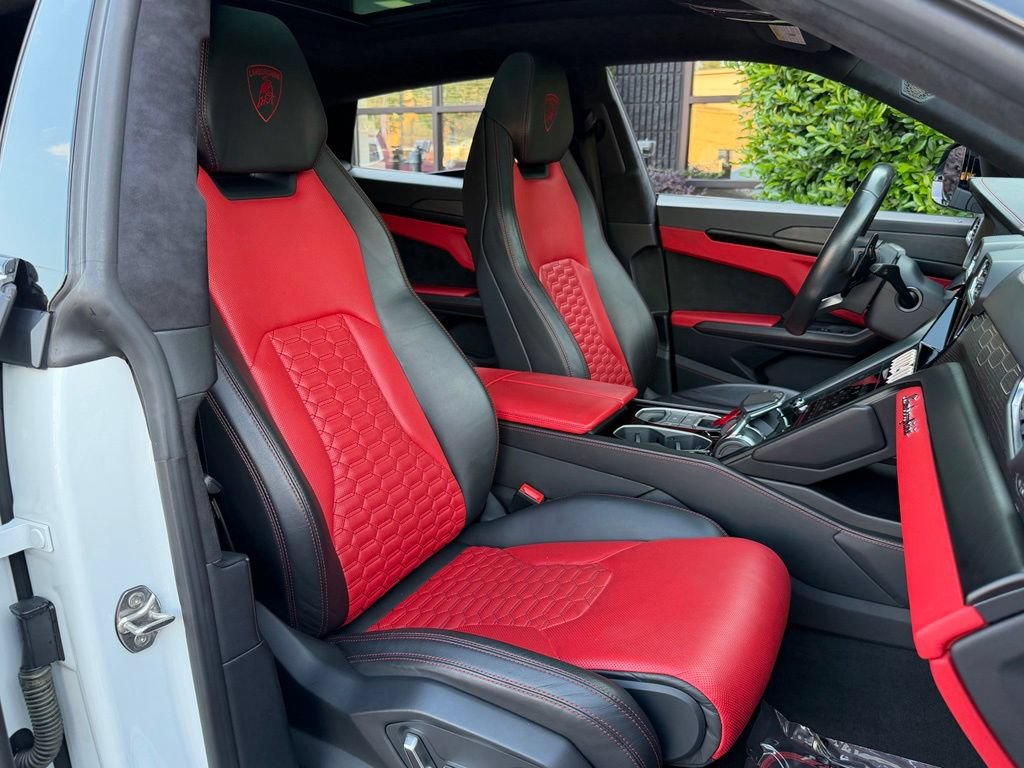 Used 2021 Lamborghini Urus AWD/4WD image 35