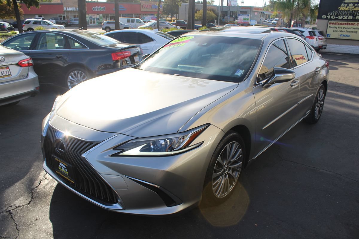 Used 2019 Lexus ES 300h w/ Premium Package FWD image 4