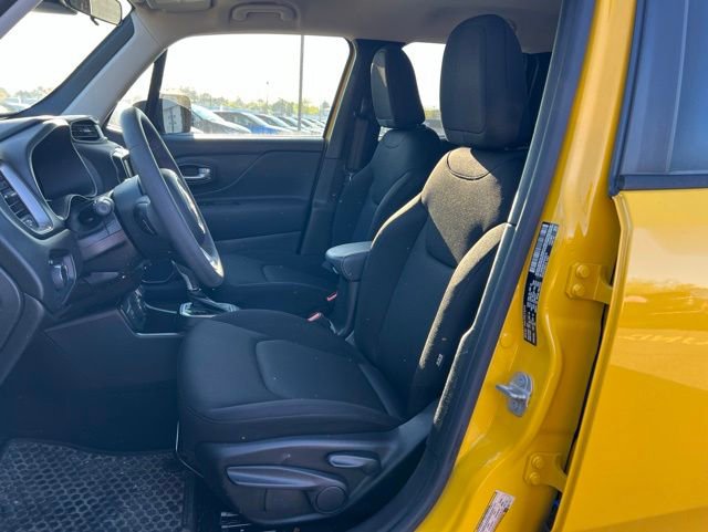 Used 2023 Jeep Renegade Latitude AWD/4WD image 11