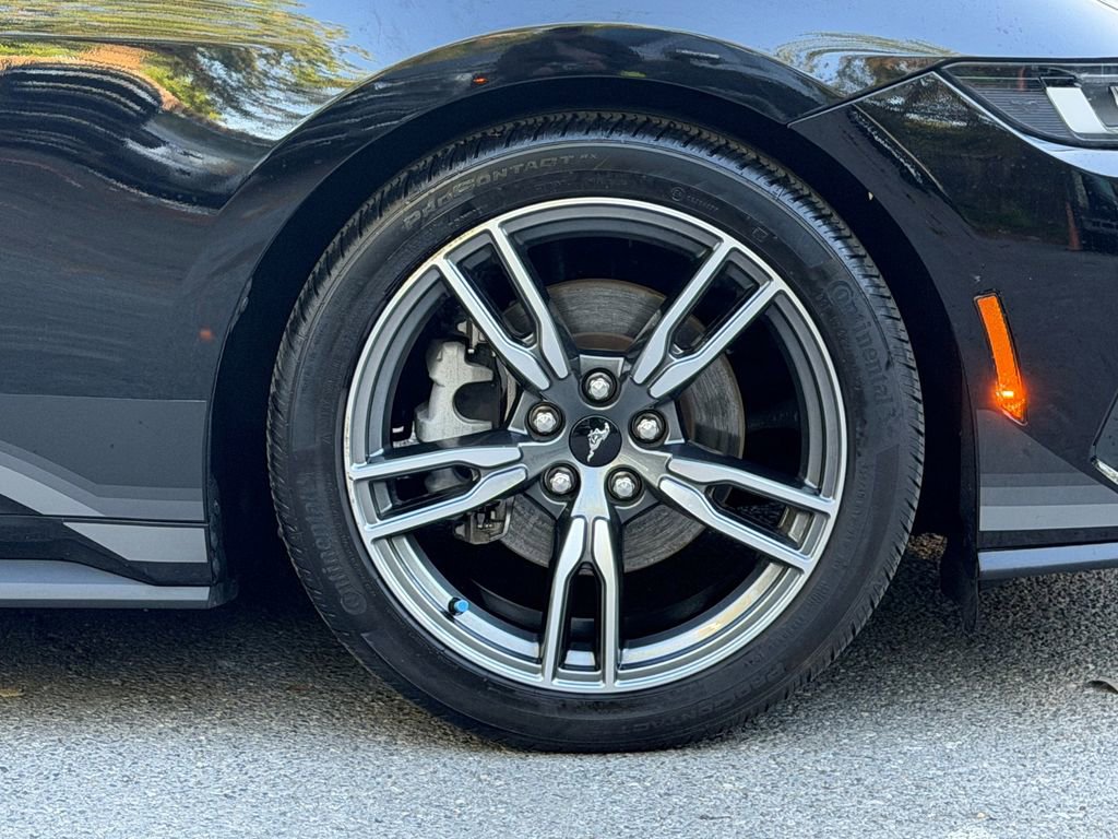 Used 2024 Ford Mustang Coupe RWD image 9