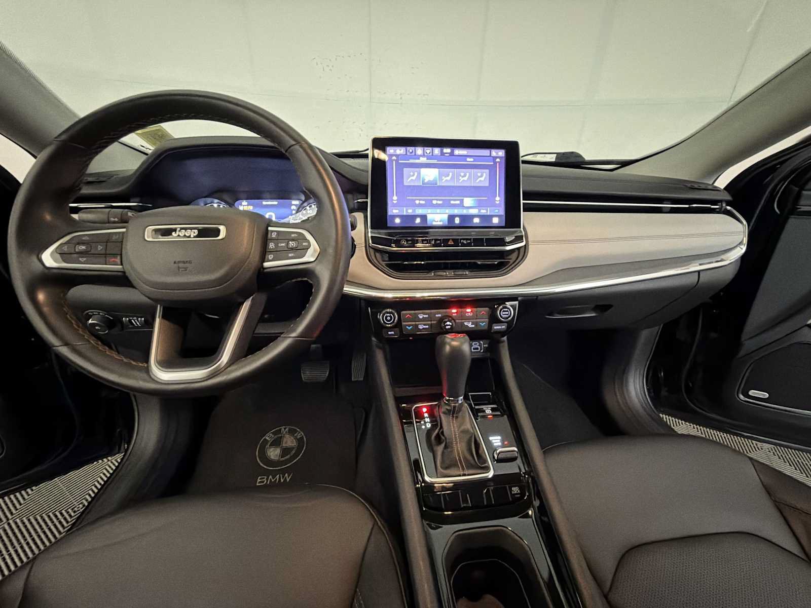 Used 2022 Jeep Compass Limited w/ Sun and Sound Group AWD/4WD image 16