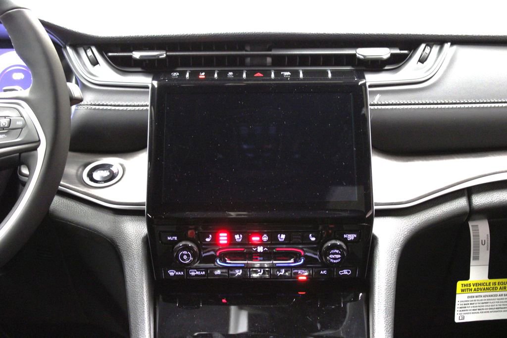 New 2025 Jeep Grand Cherokee Limited w/ Luxury Tech Group II image 13