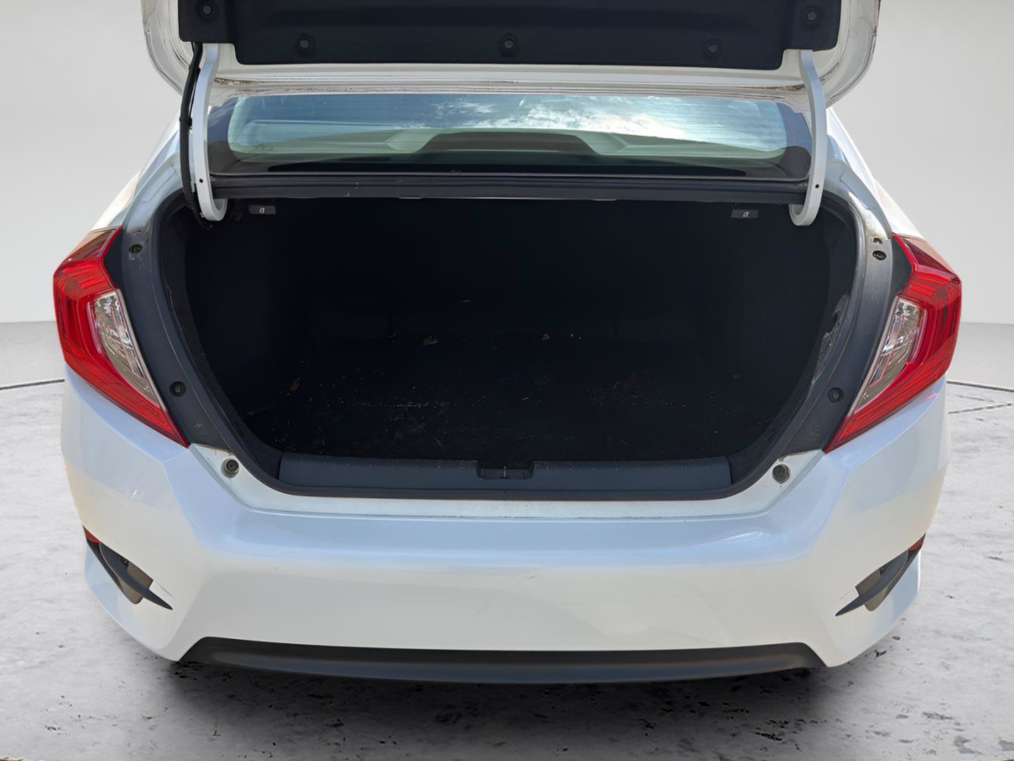 Used 2018 Honda Civic Touring image 22