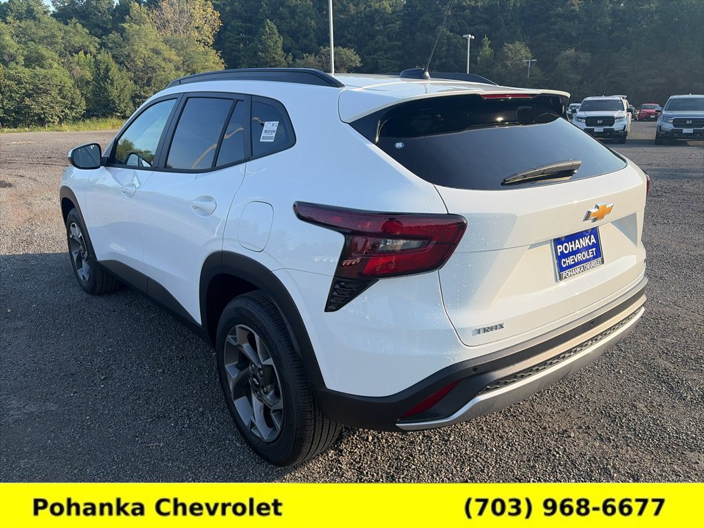 New 2026 Chevrolet Trax LT w/ Driver Confidence Package FWD image 5