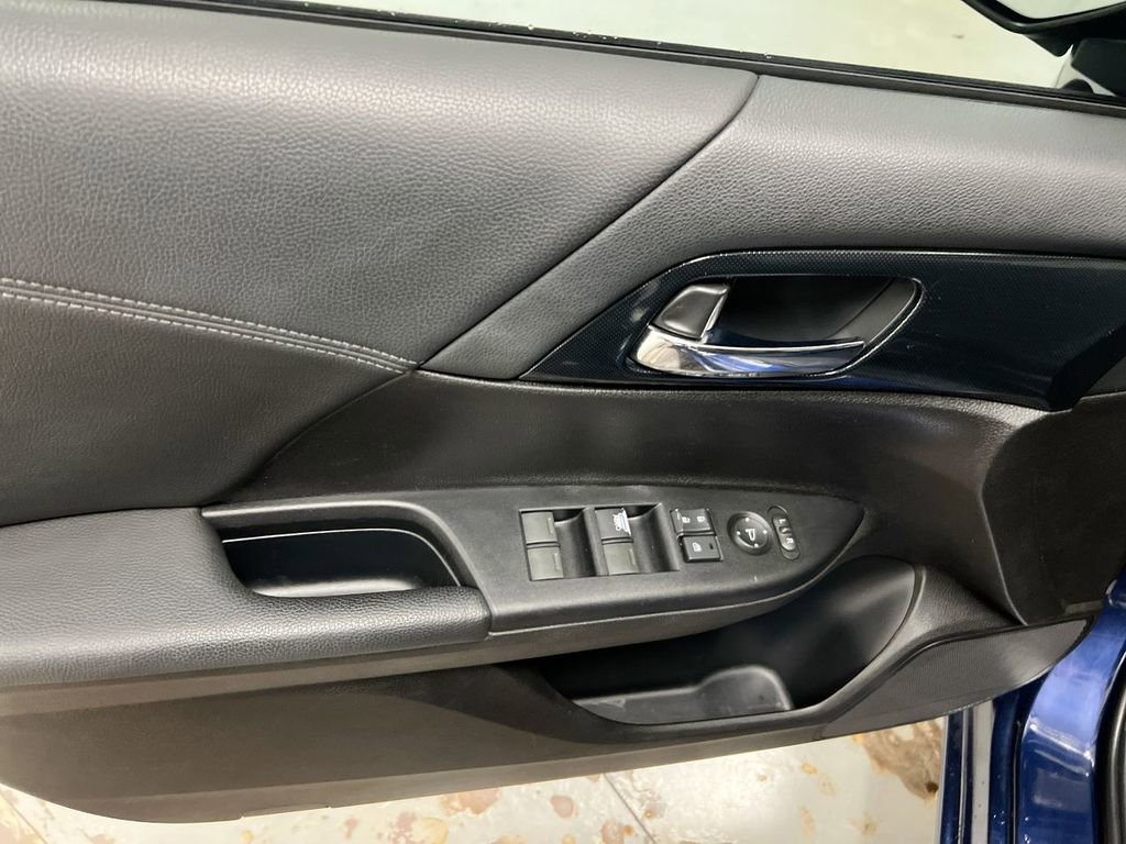 Used 2013 Honda Accord Sport image 20