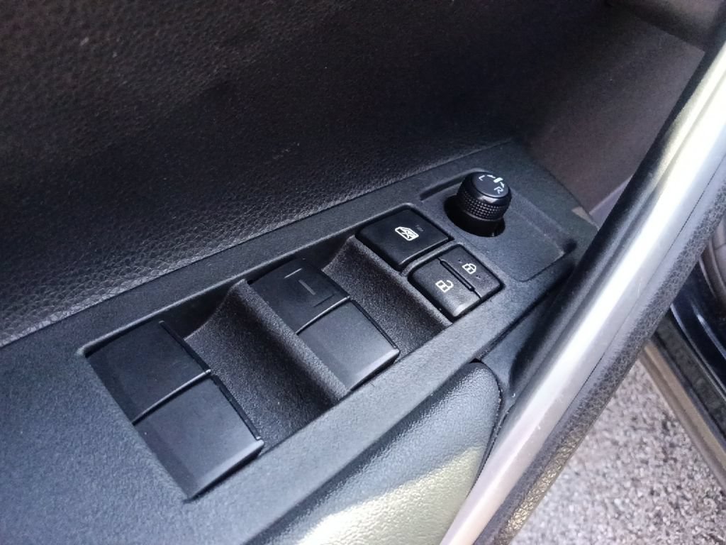 Used 2023 Toyota Corolla Cross LE FWD image 14