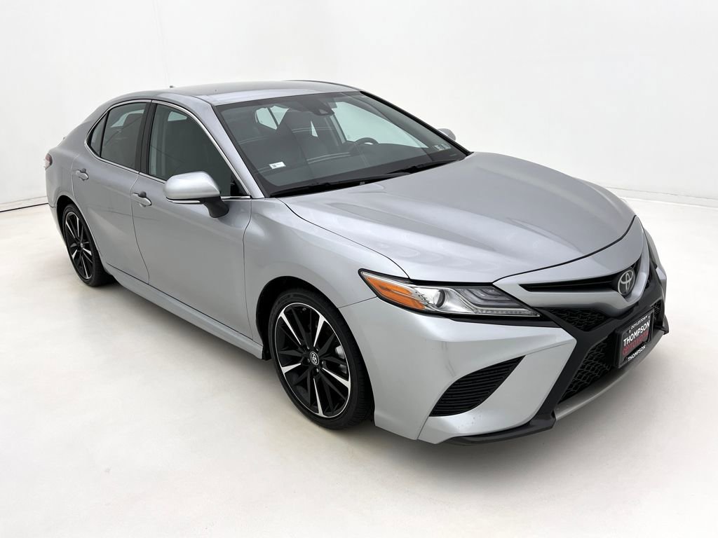 Used 2019 Toyota Camry XSE image 2
