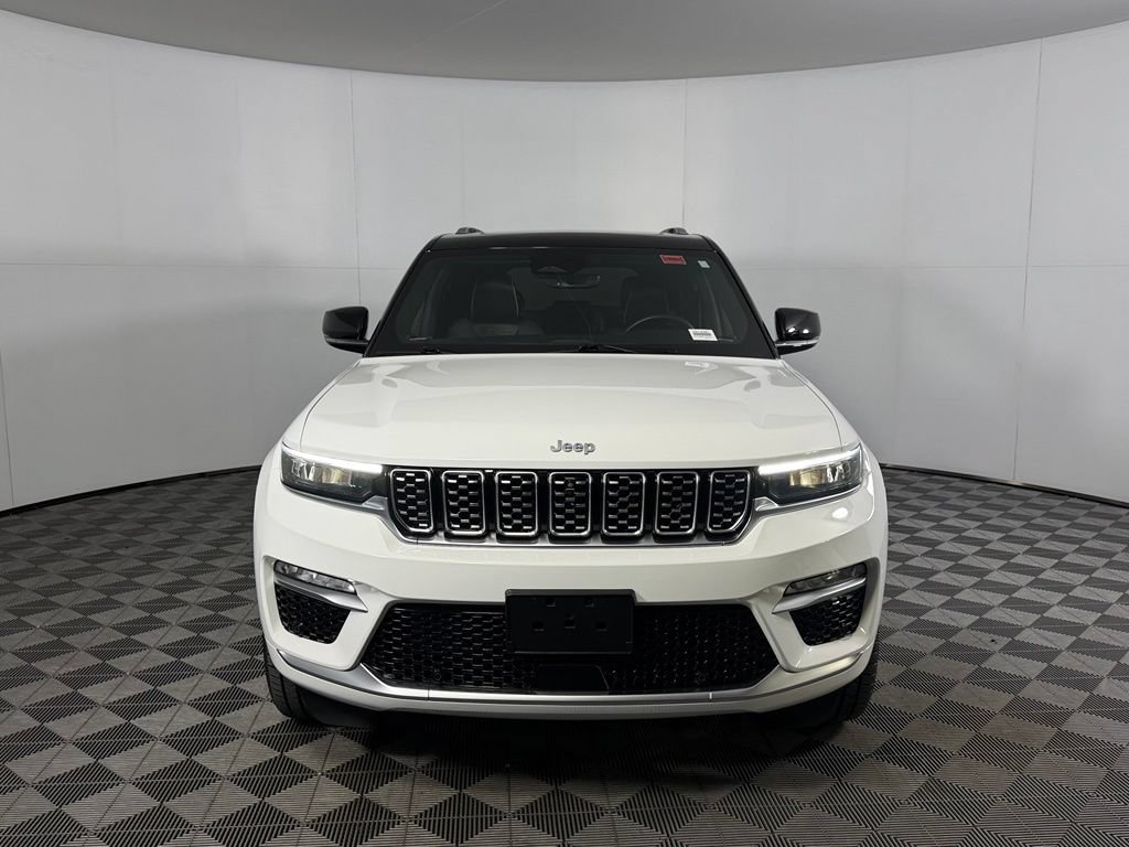 Certified 2023 Jeep Grand Cherokee Summit w/ Luxury Tech Group V AWD/4WD image 3