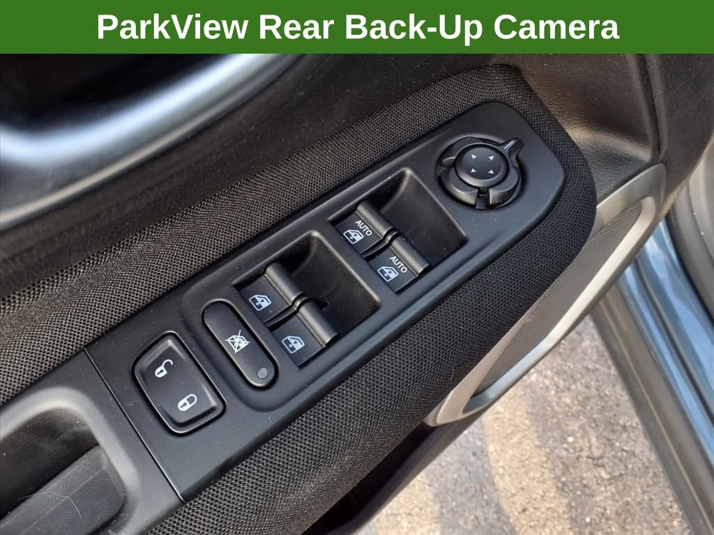 Used 2021 Jeep Renegade Latitude w/ Luxury Group II image 23