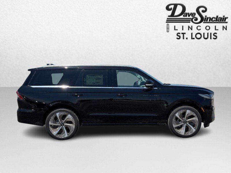 New 2026 Lincoln Navigator Black Label AWD/4WD image 2