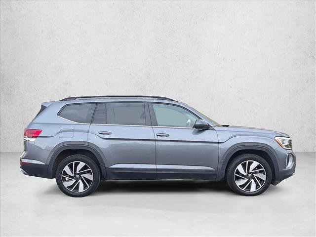 Used 2024 Volkswagen Atlas SE AWD/4WD image 4