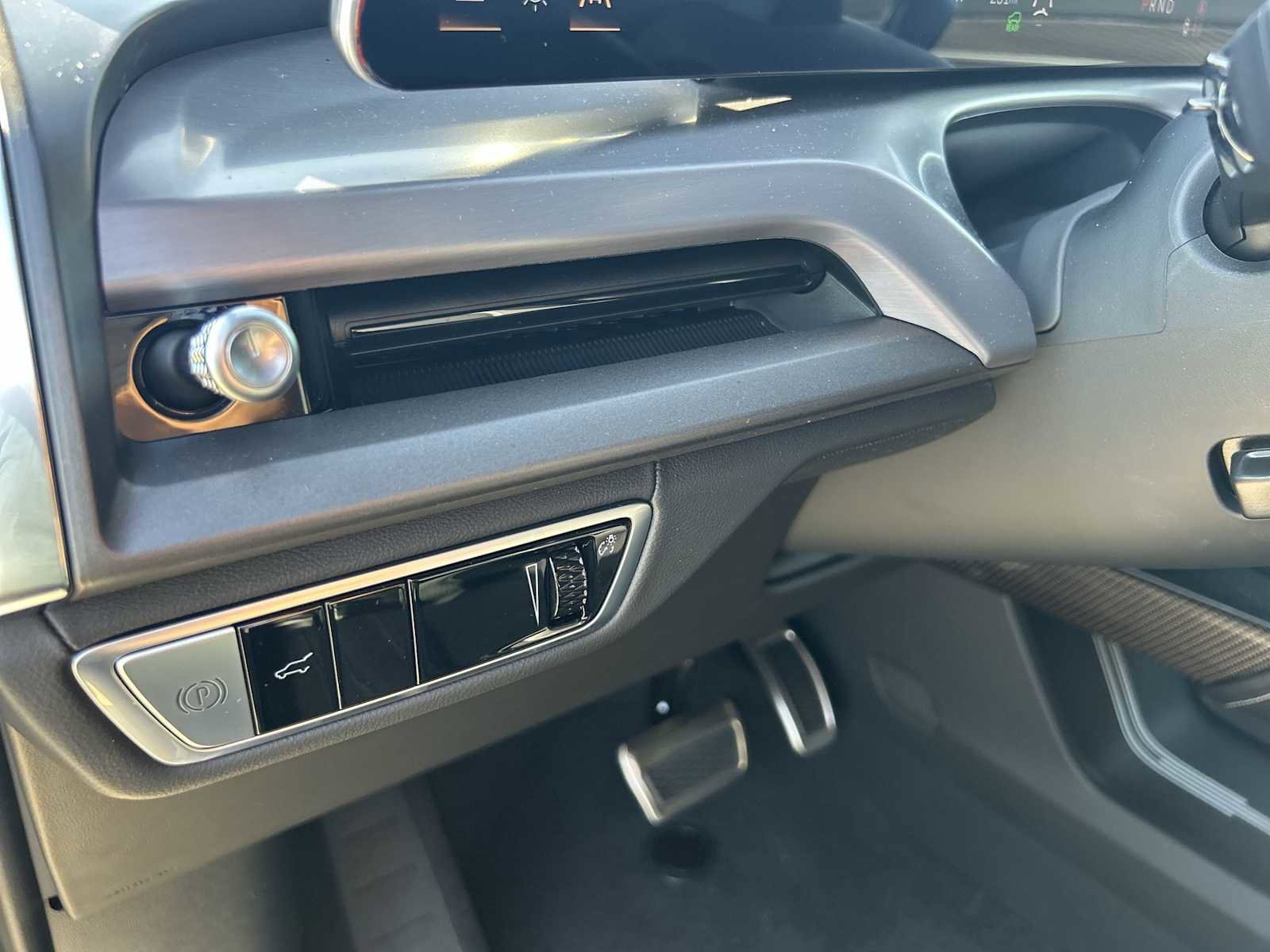 New 2026 Cadillac Vistiq Luxury image 16