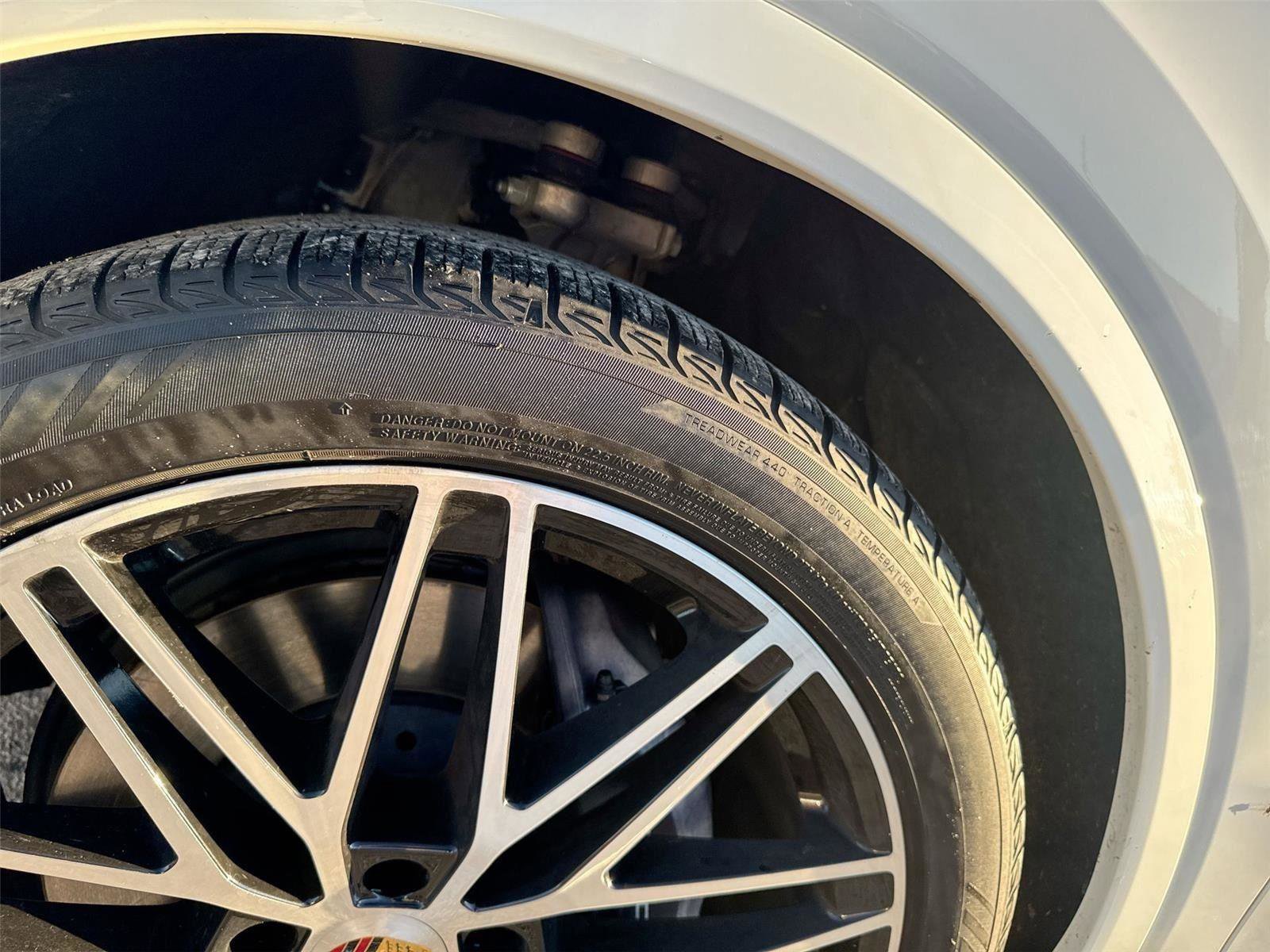 Used 2024 Porsche Cayenne Coupe image 35