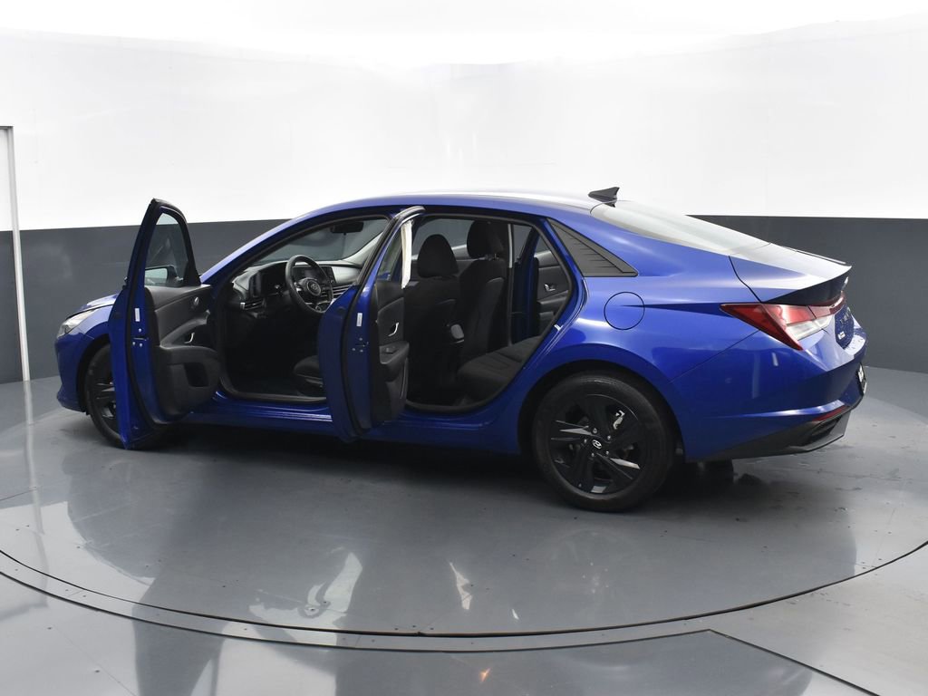 Used 2023 Hyundai Elantra SEL image 30