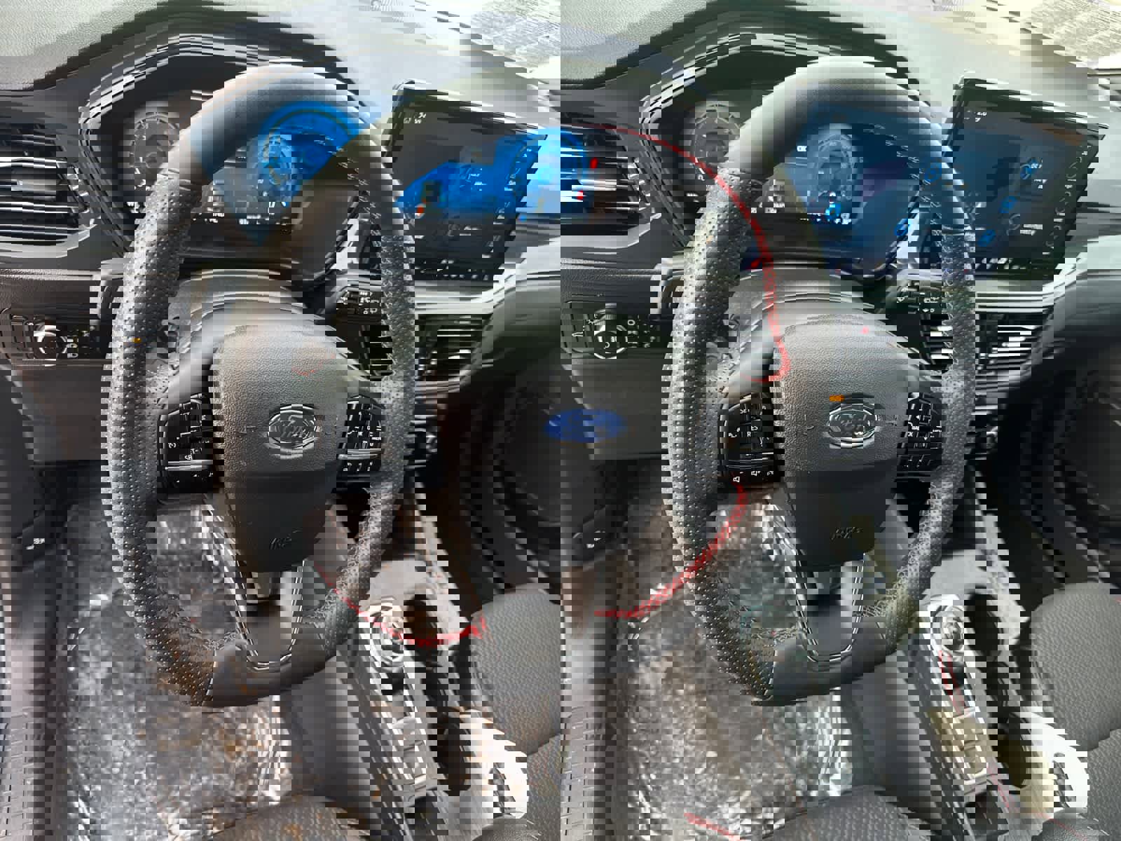 Certified 2023 Ford Escape ST-Line Select w/ Tech Pack #2 image 13