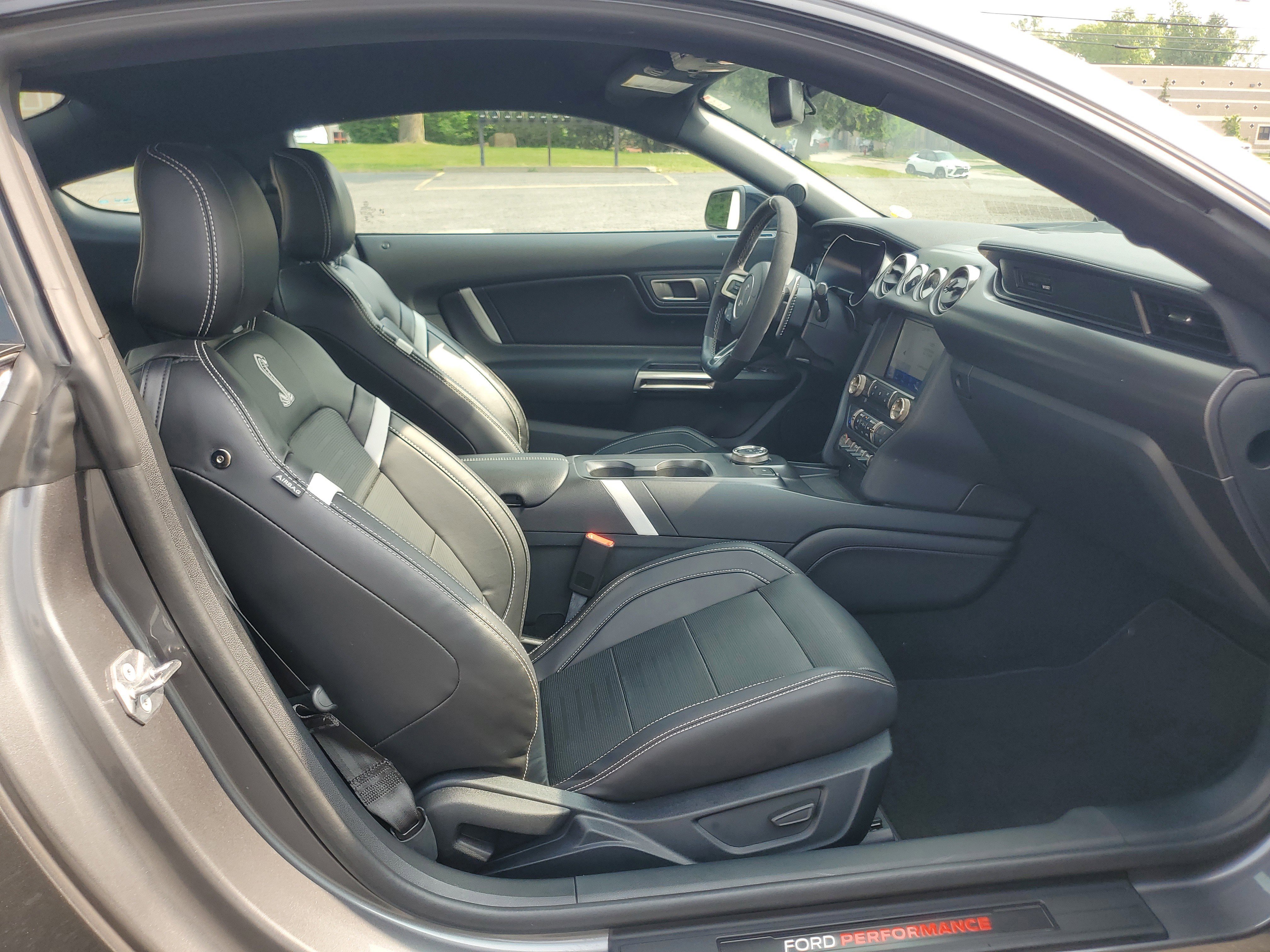 Used 2021 Ford Mustang Shelby GT500 w/ Technology Package image 9