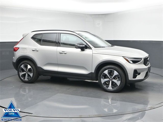 Used 2024 Volvo XC40 B5 Plus w/ Protection Package Premier