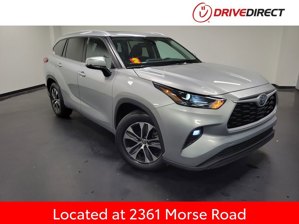 Used 2022 Toyota Highlander XLE FWD image 1