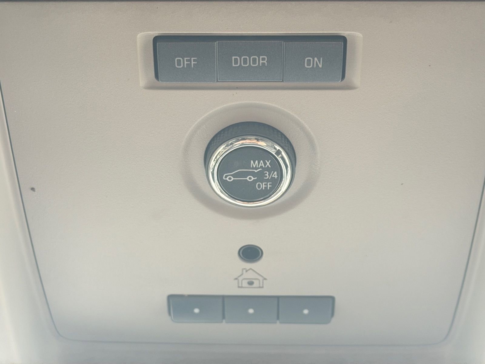 Used 2019 GMC Yukon SLE w/ SLE Value Package image 26