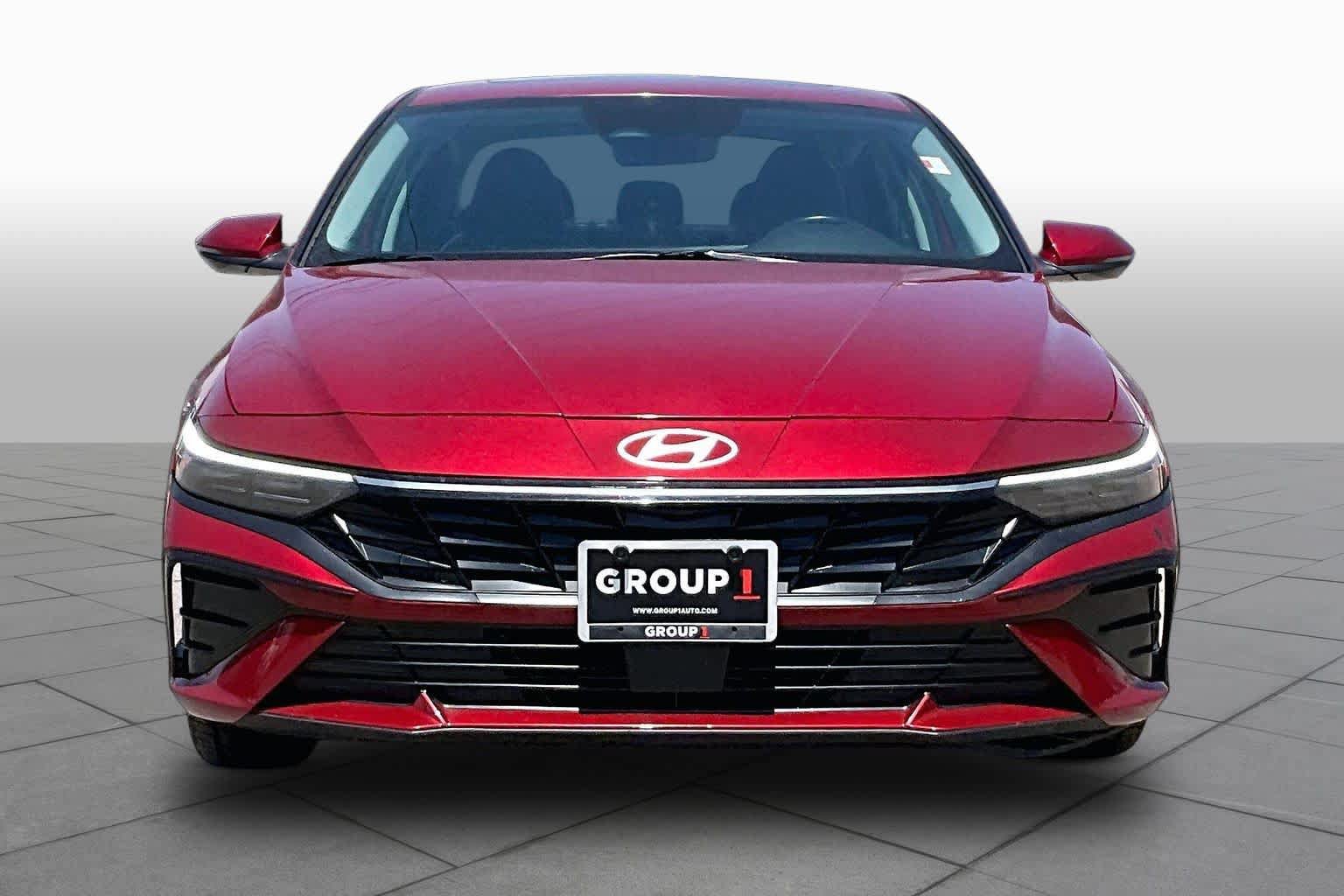 Used 2025 Hyundai Elantra Limited FWD image 4