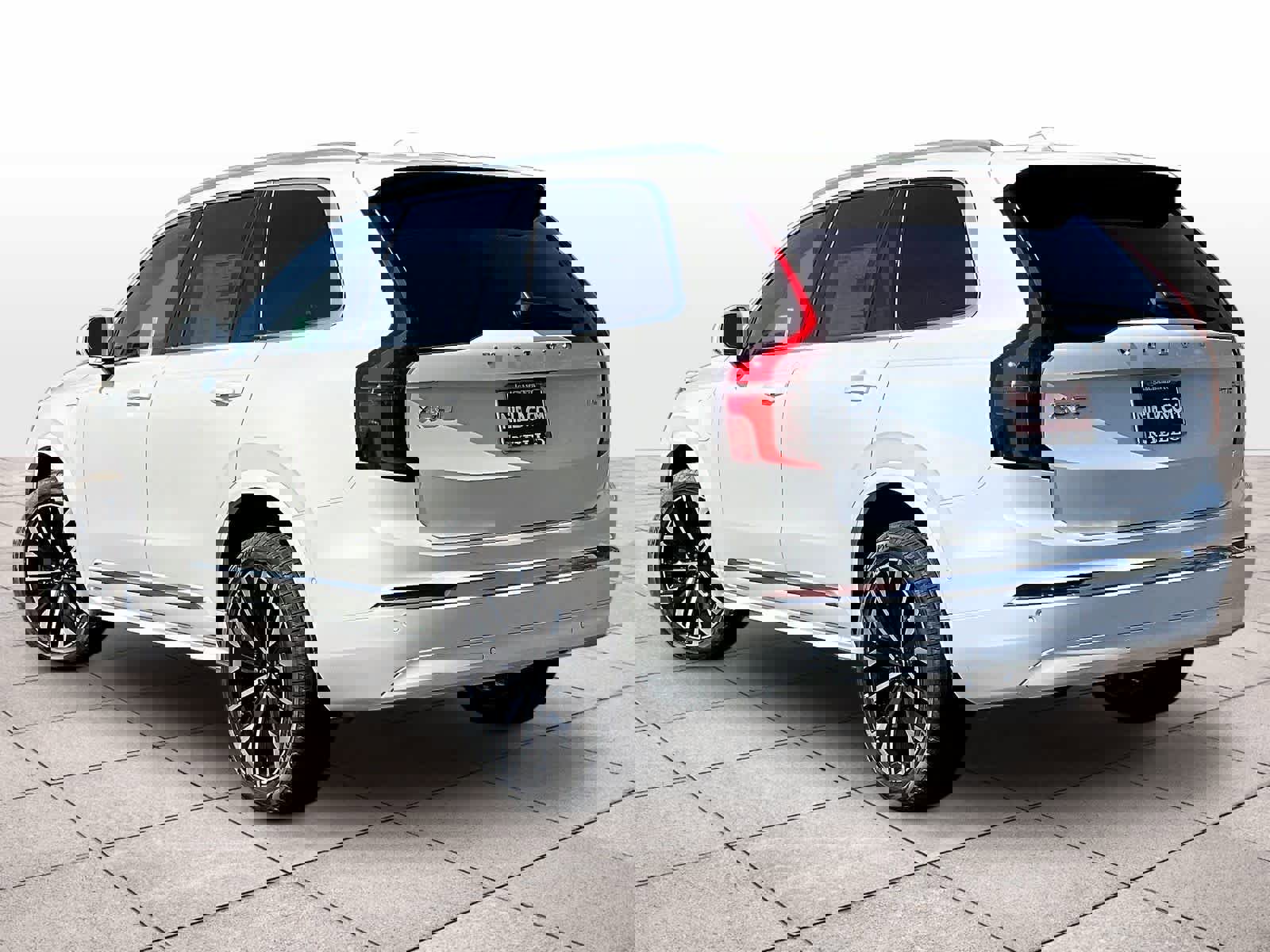 New 2026 Volvo XC90 T8 Ultra w/ Lounge Package image 3