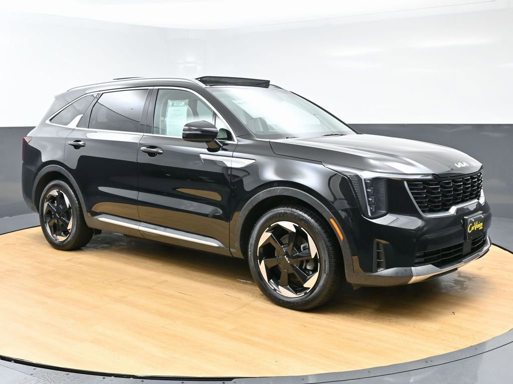 Used 2025 Kia Sorento EX w/ EX Panoramic Sunroof Package image 3