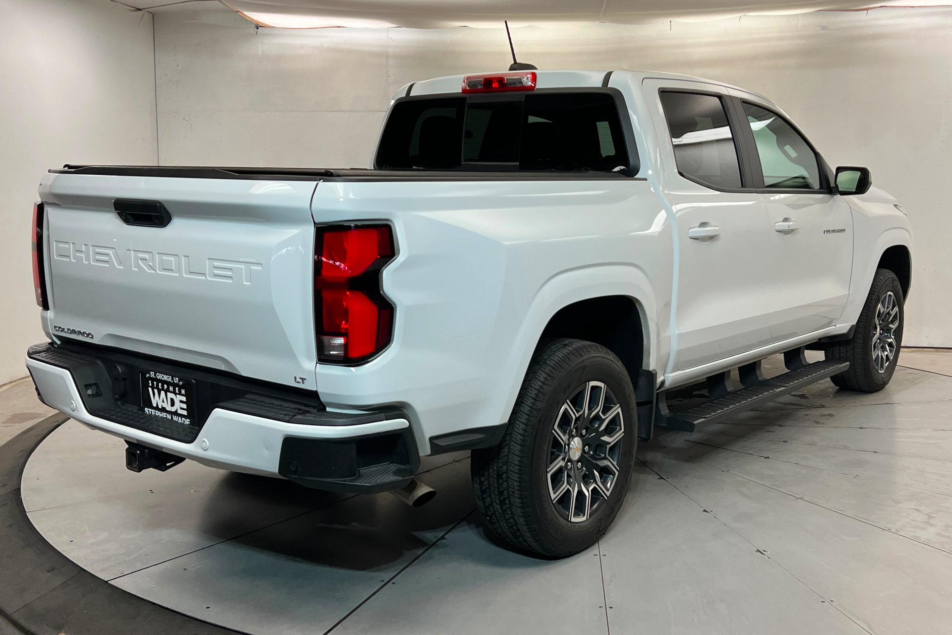 Used 2024 Chevrolet Colorado LT w/ LT Convenience Package III RWD image 6