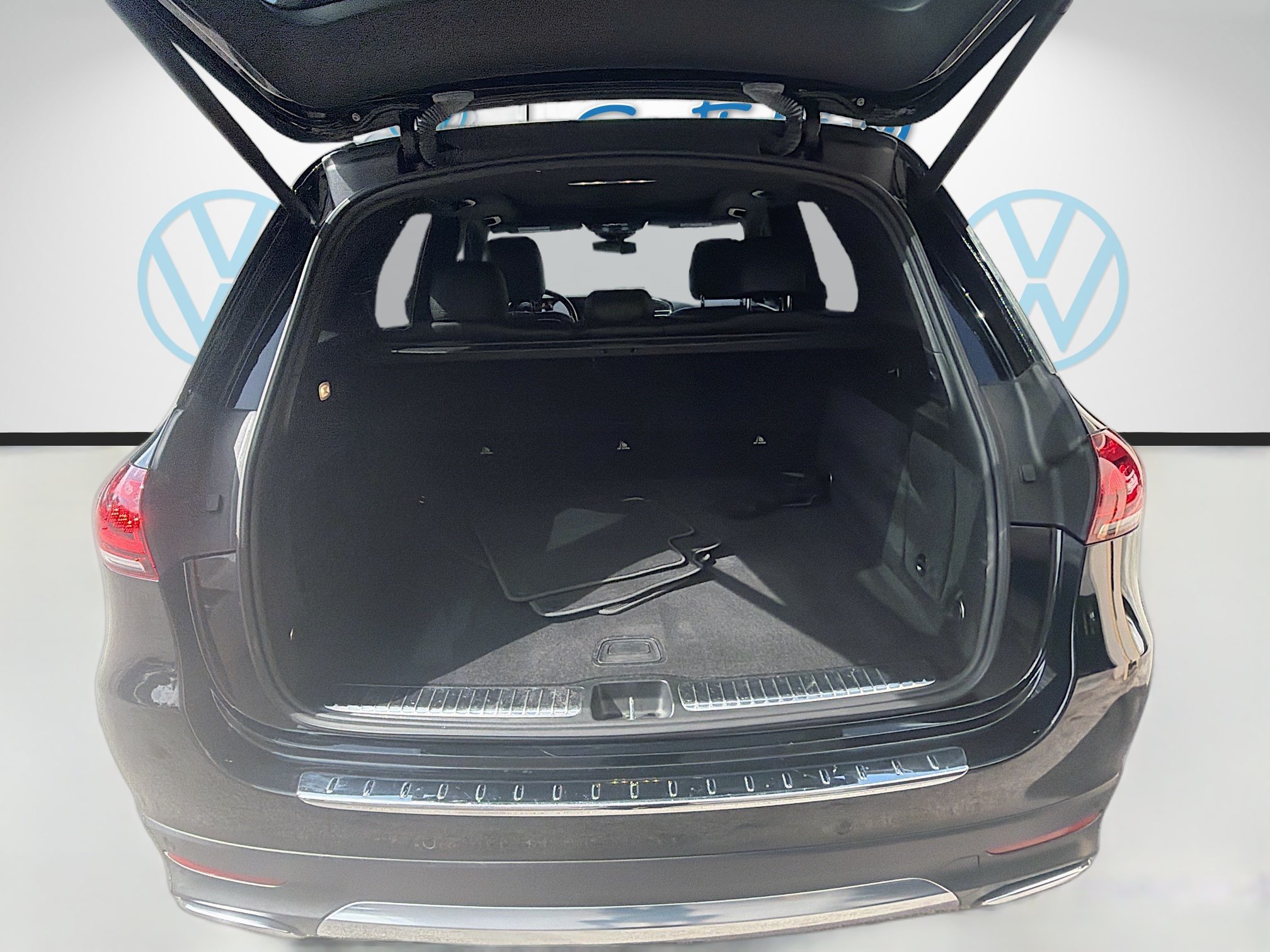 Used 2023 Mercedes-Benz GLE 350 w/ Premium Package image 19